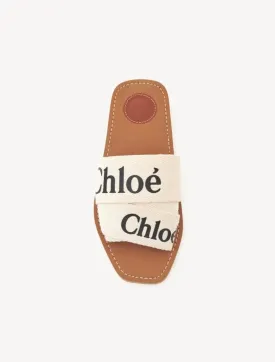 Chloe woody flat