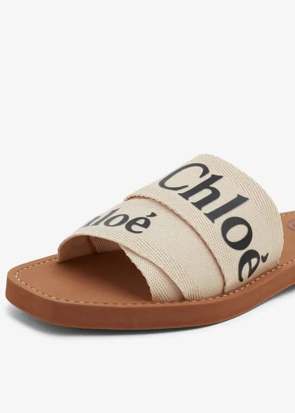 Chloe woody flat