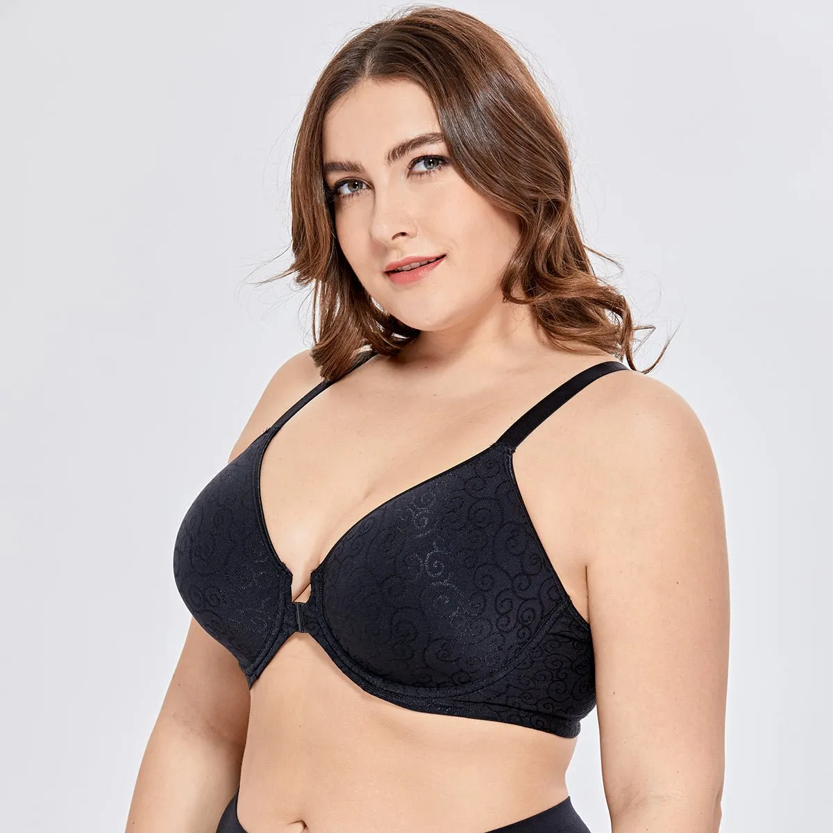 Holding up Underwire Black Full Coverage Bra